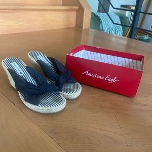 Women’s sandals 9.5 American eagle barely worn